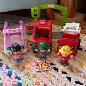 Fisher-Price Vehicle & Figures Set